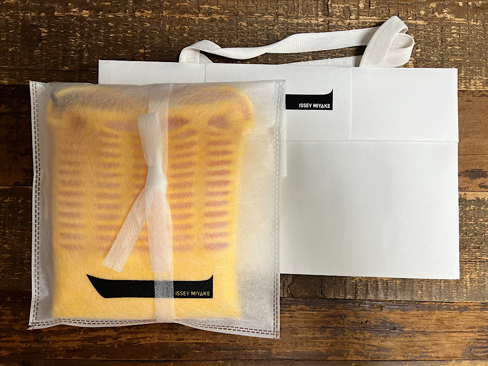 GOOD GOODS ISSEY MIYAKE ITEM SERIES MOKKO – ISSEY MIYAKE